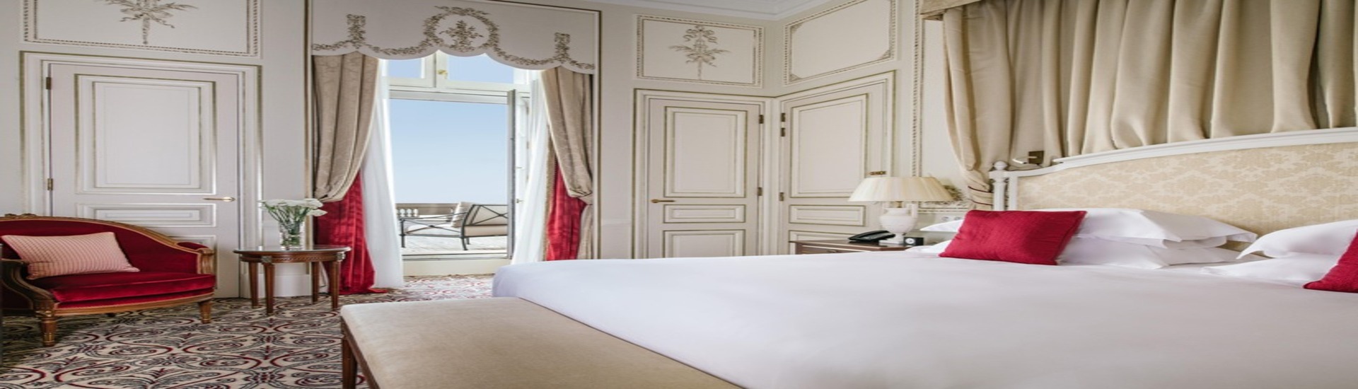 Book a wonderful escape in Biarritz! Enjoy our exceptional Suites